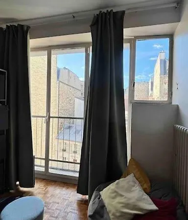 Cozy Parisian Getaway *