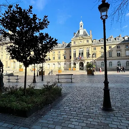 Cozy Parisian Getaway * Παρίσι