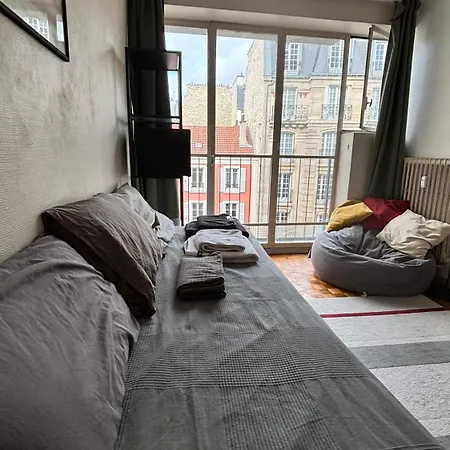 Διαμέρισμα Cozy Parisian Getaway *